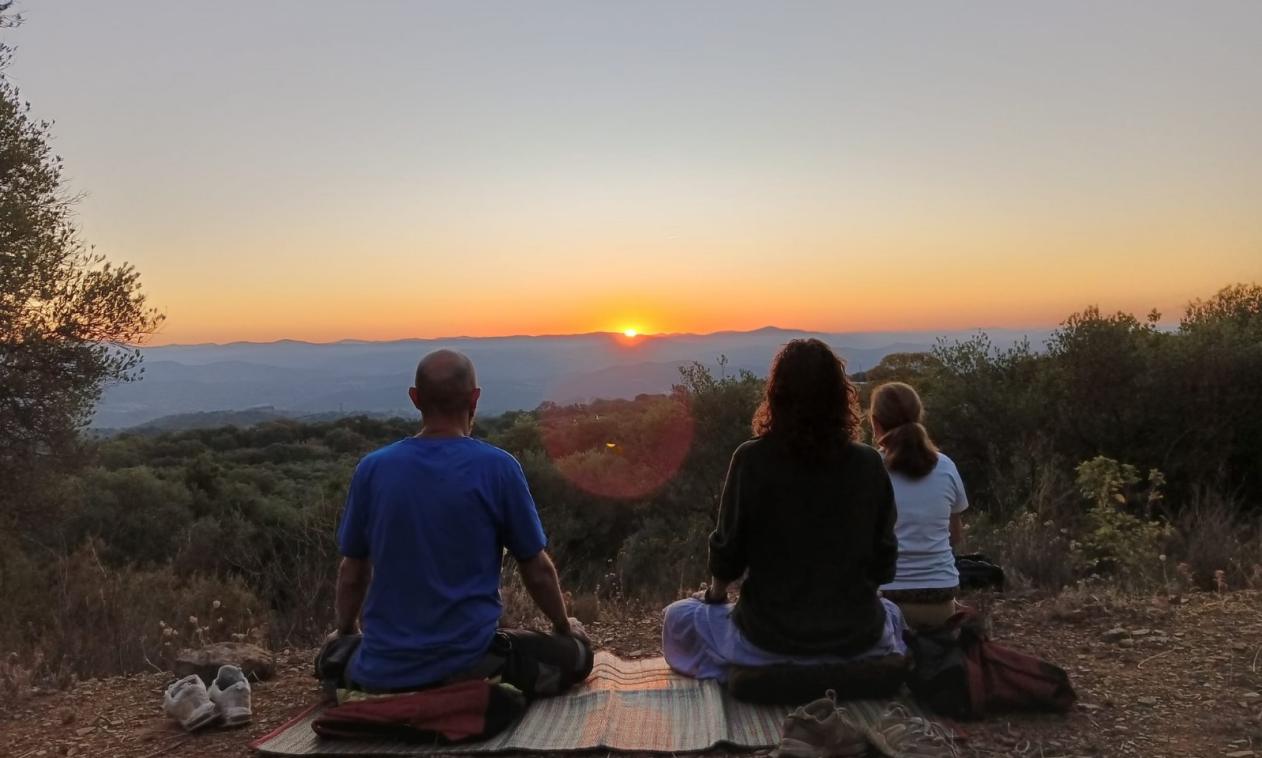 Retiro de Mouna Yoga (Silencio) con Raquel Castillo en la Sierra de Aracena. Pranayama, mantras y silencio real. 250 €