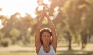 Un fin de semana para parar y reconectar. Mindfulness, respiración consciente, baños de gong y senderismo en la Sierra de Aracena. Habitaciones con baño privado, alimentación saludable y acceso a spa. Reserva con 100 €