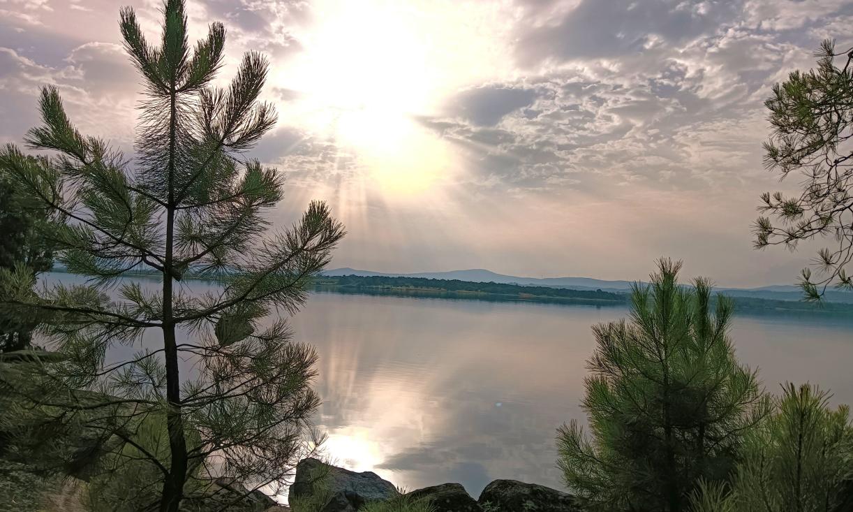 Un viaje interior de meditación, nutrición consciente y talleres creativos en la Sierra de Aracena. Facilitado por Paco e Inma (4 Elementos Villahome)