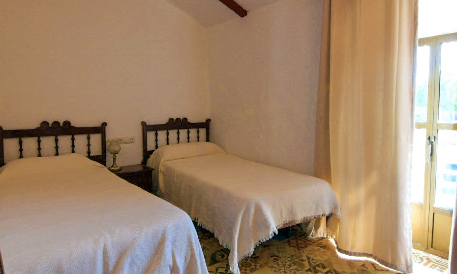 Dormitorio de la Hospedería de la Corte en la Sierra de Aracena