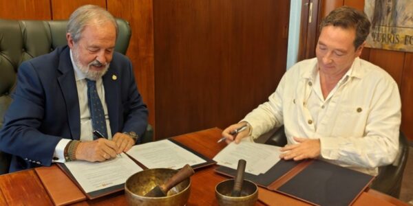 Hospedería de la Corte y el Colegio de Médicos de Sevilla firman un convenio para promover el bienestar de los médicos