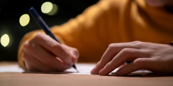 Escribir para escucharte: un retiro para despertar tu voz narrativa