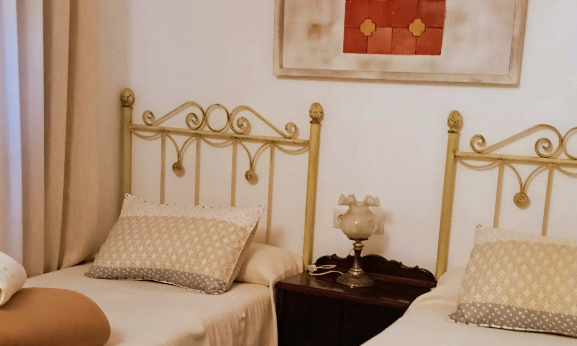 dormitorio_hospedería_horizontal Dormitorio de la Hospedería de la Corte